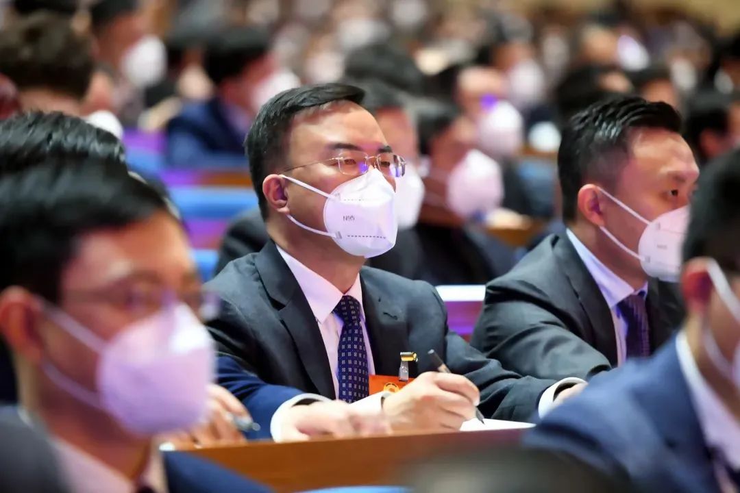 同心同向譜新篇丨劉洪彬董事長參加省政協十三屆一次會議